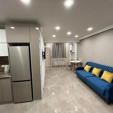 City Centre Apartment On Sakharov Square 예레반 외부 사진