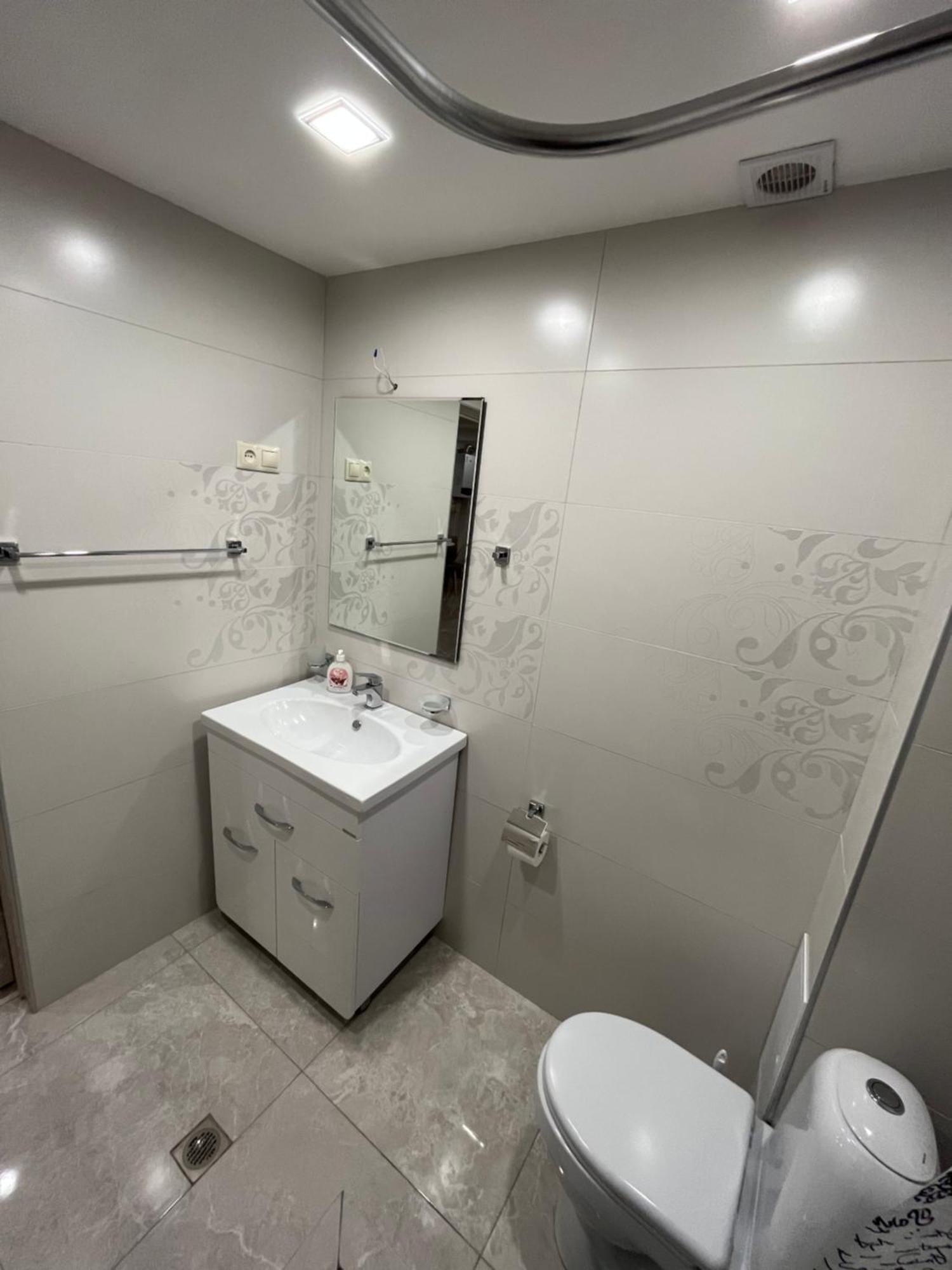 City Centre Apartment On Sakharov Square 예레반 외부 사진